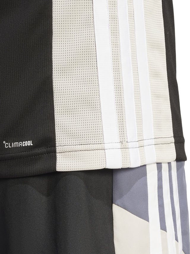 Train Essentials Seasonal Colorblock Tee