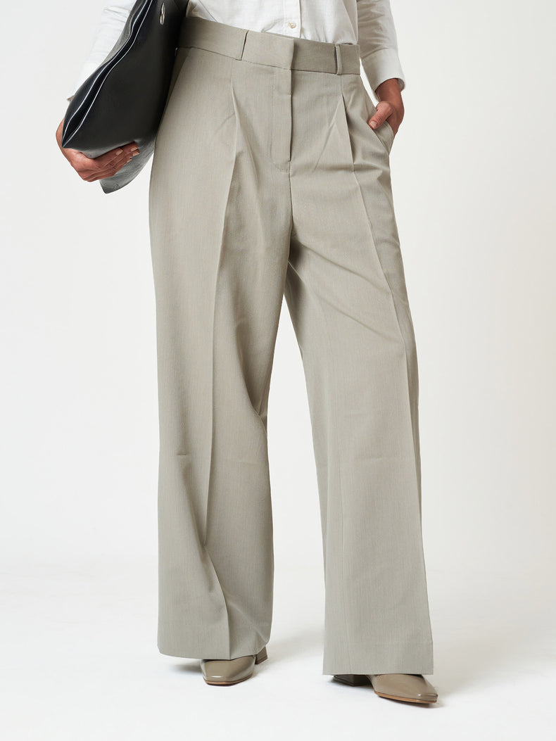 Wide-Leg Relaxed Fit Tailored Trousers