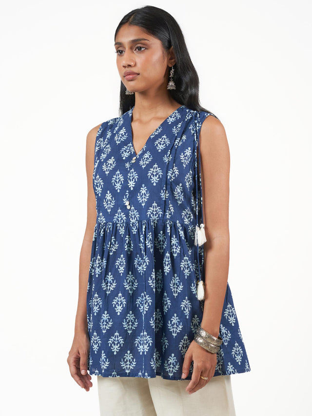 Cotton Print Sleeveless Short Kurti