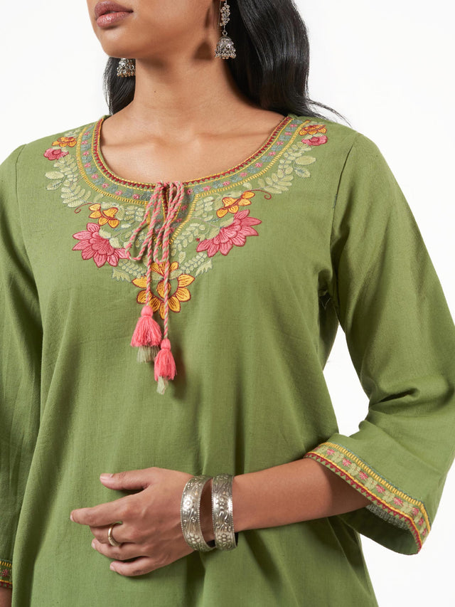 Cotton Thread Embroidery Short Kurti