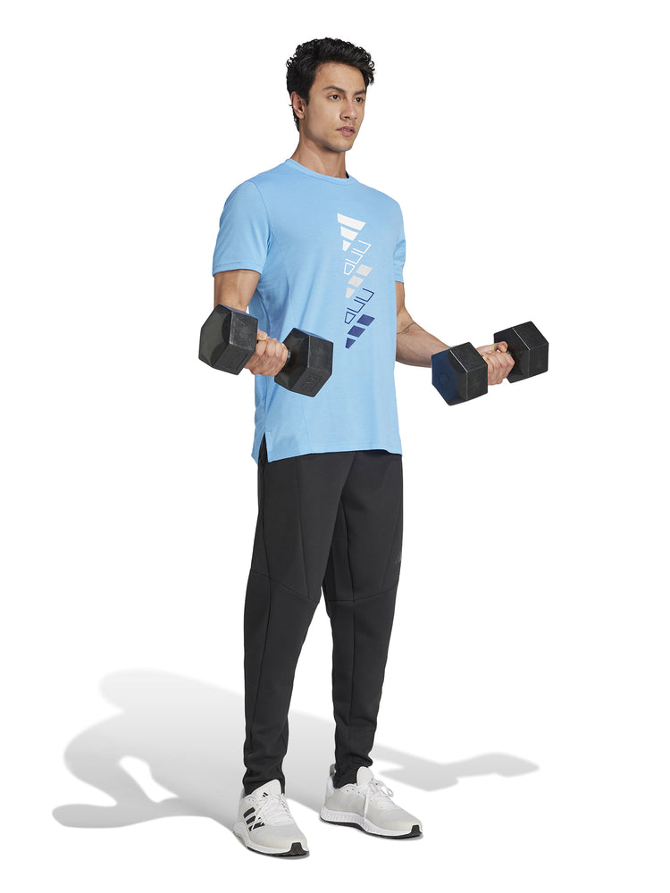 Printed T-shirt with AEROREADY logo. Designed for training.