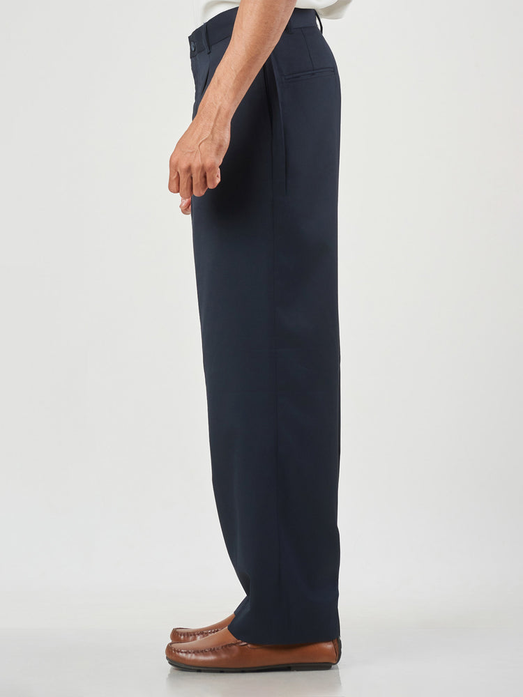 Black Plain Relaxed Fit Casual Trousers