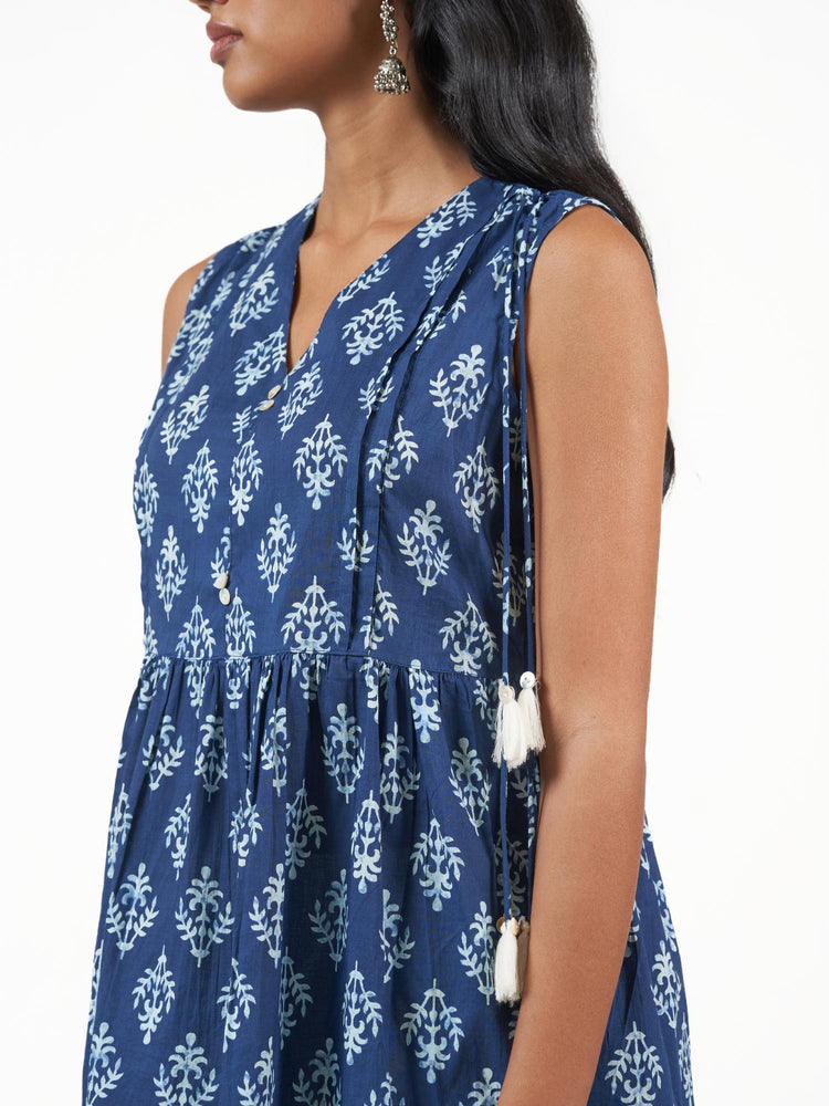Cotton Print Sleeveless Short Kurti